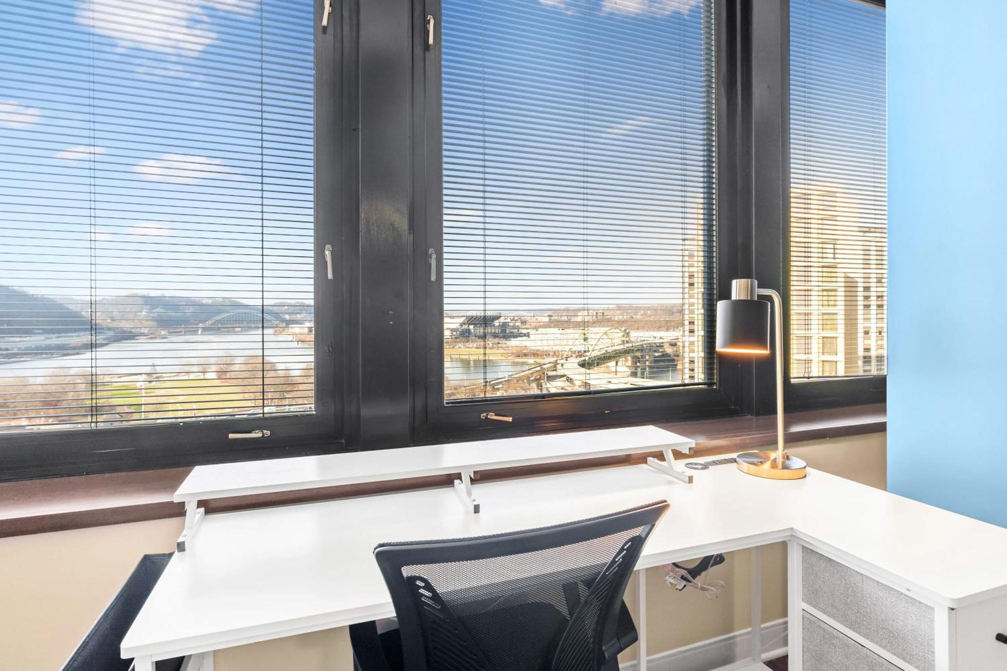 Luxury High Rise 1Bd River Views Downtown بيتسبرغ المظهر الخارجي الصورة